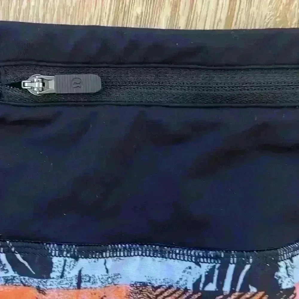 Lululemon Run Time shorts II 4” inversion; size 4